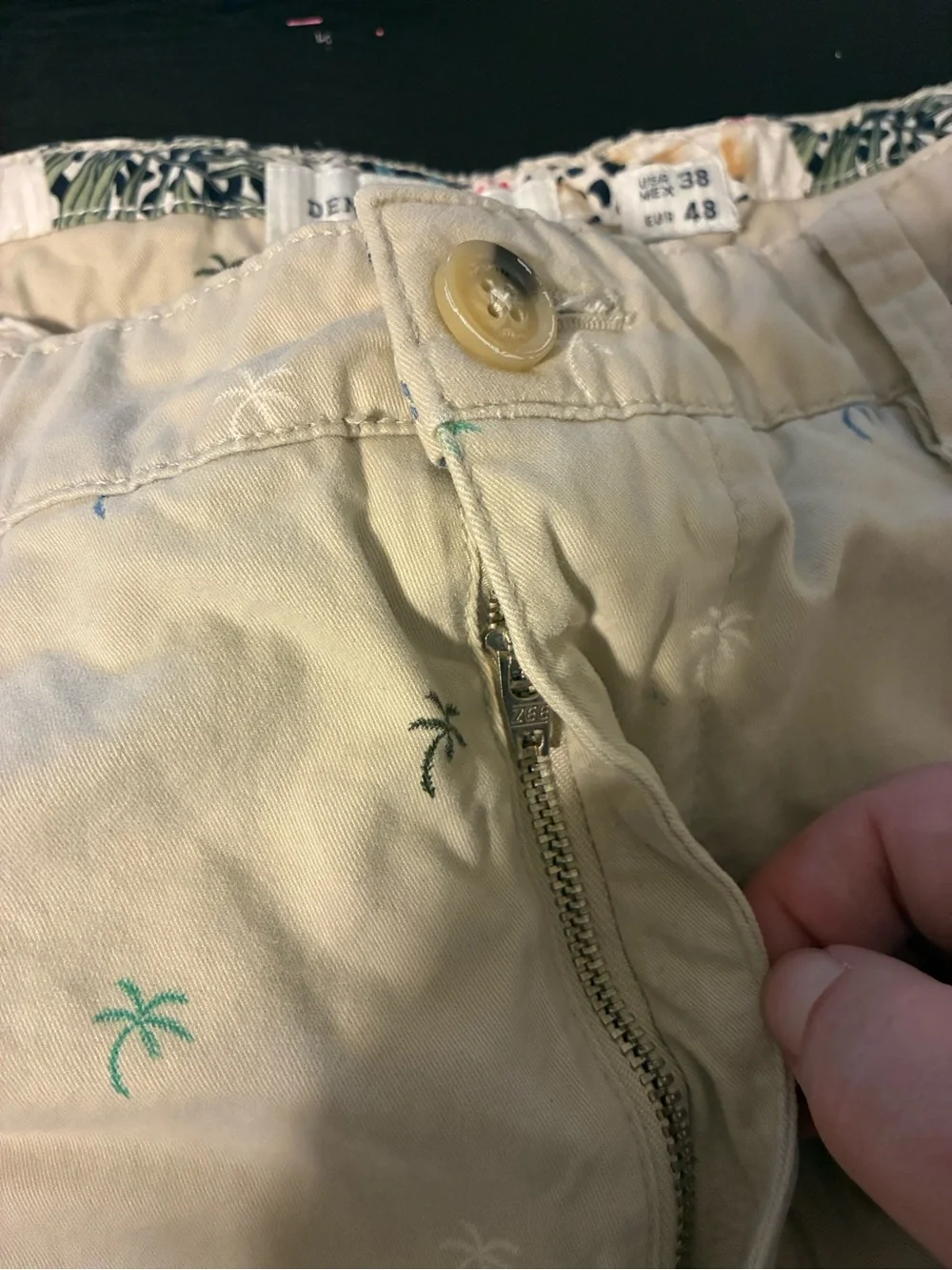 Men’s 38 Tropical Khaki Shorts